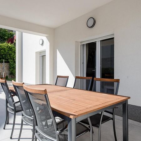 Peaceful Haven Near The Sea-Apartments Torlak Rab Banjol Exterior foto